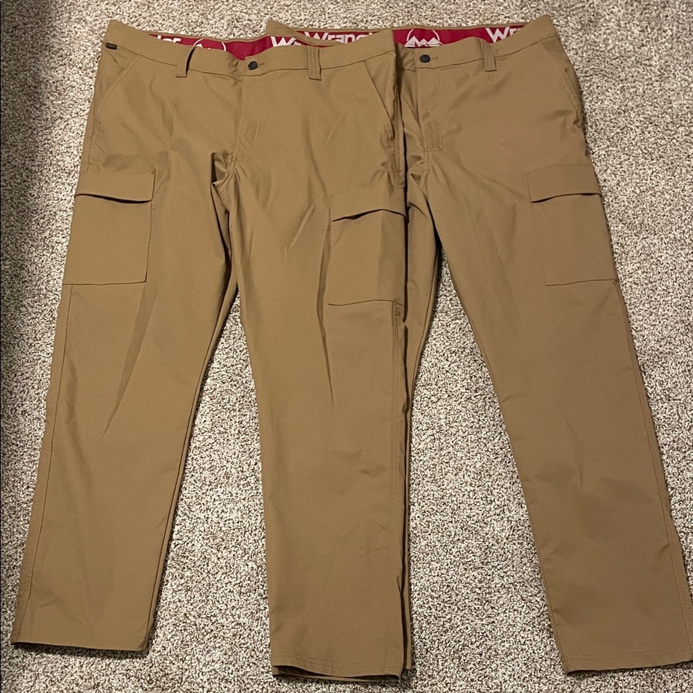 Two Wrangler Men's Khaki/Tan Cargo Pants (Set, lot, bundle)